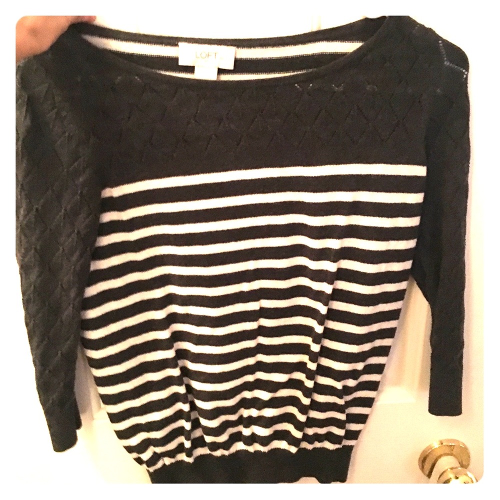 Long sleeved cropped sweater